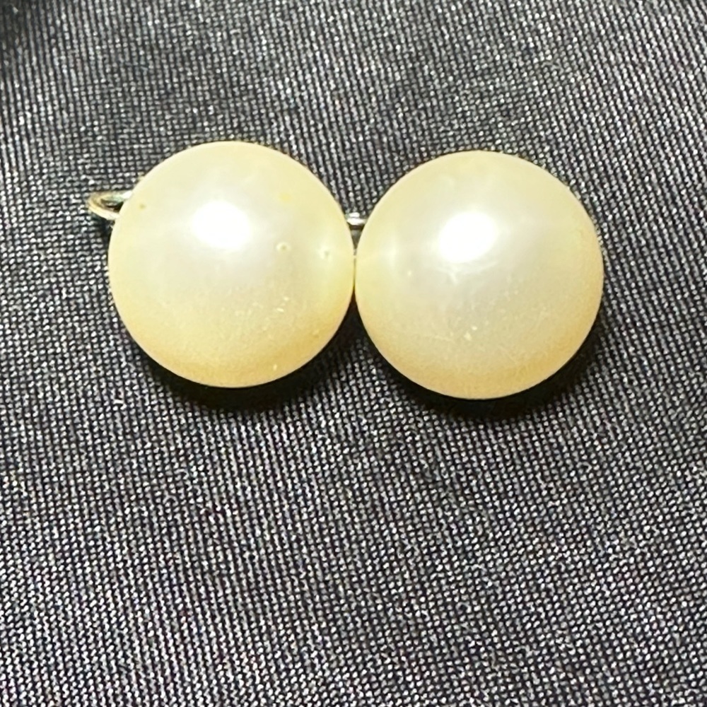 Good Used Condition Marvella Signed Domed Faux Pearl Large Clip On Earrings - Picture 2 of 5